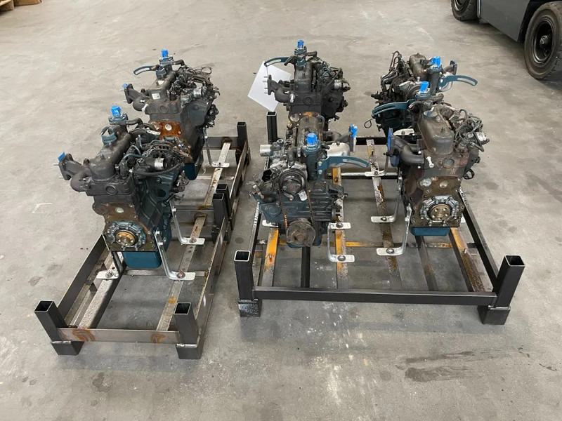 Kubota D722 dieselmotor 3 cilinder 18 PK (4stuks!) - Motor za Oprema za rukovanje materijalima: slika 3 Kubota D722 dieselmotor 3 cilinder 18 PK (4stuks!) - Motor za Oprema za rukovanje materijalima: slika 3