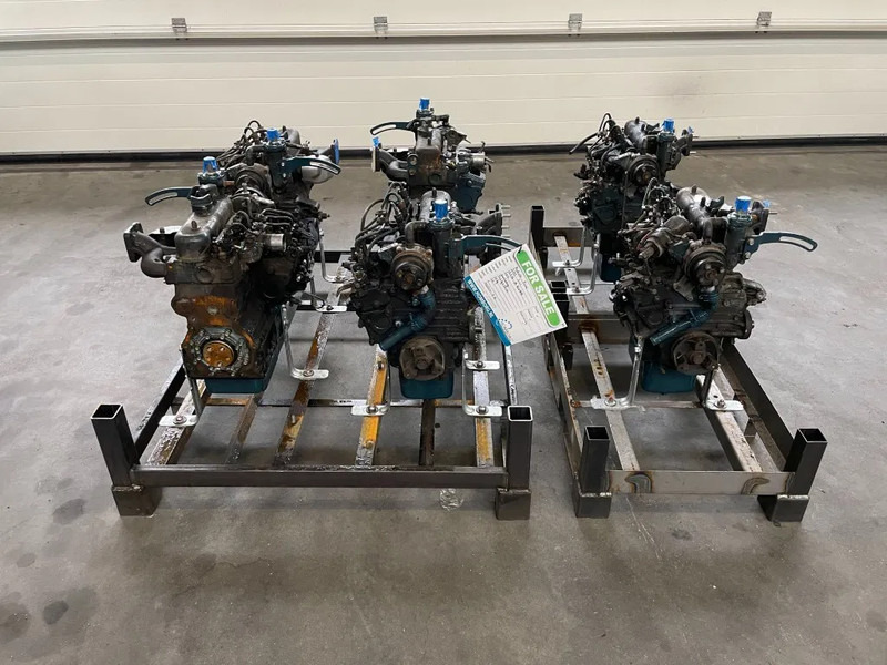 Kubota D722 dieselmotor 3 cilinder 18 PK (6 stuks!) - Motor za Oprema za rukovanje materijalima: slika 2 Kubota D722 dieselmotor 3 cilinder 18 PK (6 stuks!) - Motor za Oprema za rukovanje materijalima: slika 2