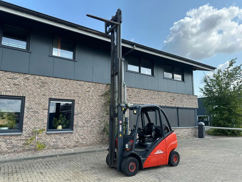Linde H25T 2.5 ton Triplex Freelift Sideshift LPG Heftruck - Gasni viljuškar: slika 2 Linde H25T 2.5 ton Triplex Freelift Sideshift LPG Heftruck - Gasni viljuškar: slika 2