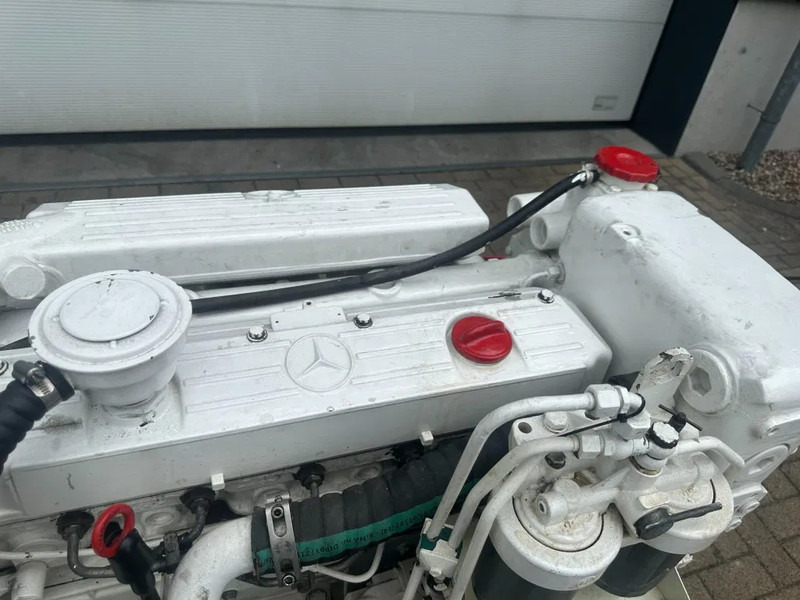 MTU 6R 099 Mercedes Benz OM 366 A 96 kVA Marine generatorset - Set generatora: slika 3 MTU 6R 099 Mercedes Benz OM 366 A 96 kVA Marine generatorset - Set generatora: slika 3