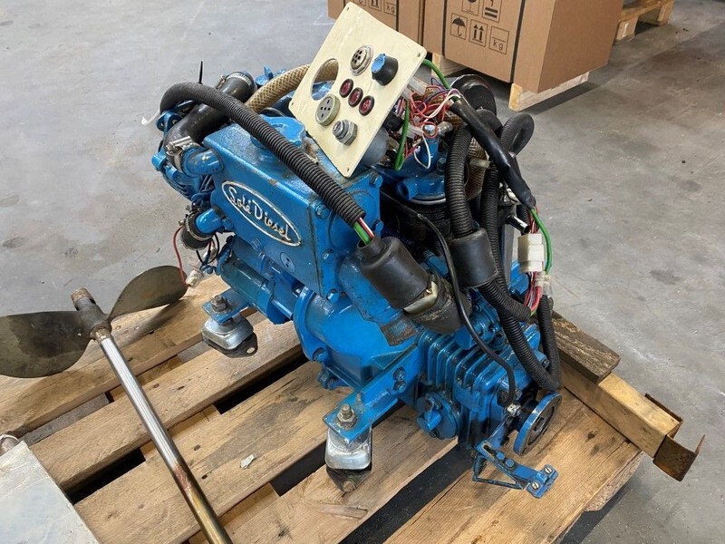 Mitsubishi Solé L2E 11 PK diesel marine motor met keerkoppeling - Motor: slika 2 Mitsubishi Solé L2E 11 PK diesel marine motor met keerkoppeling - Motor: slika 2