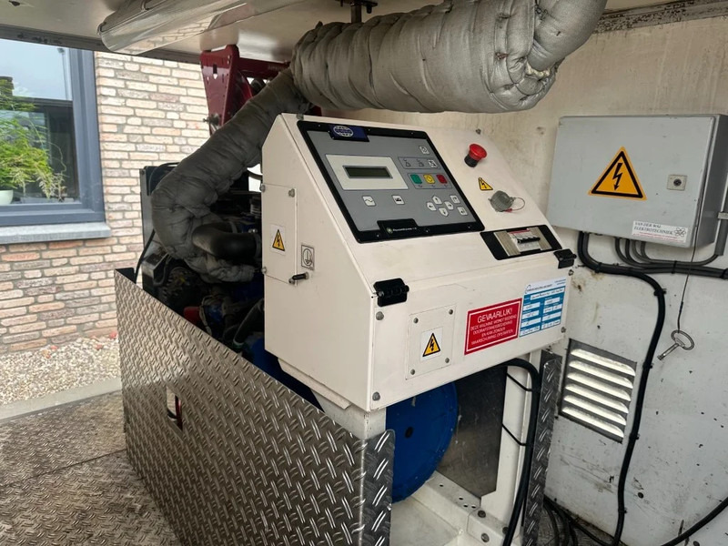 Perkins DIBO IBH-M 20015 Hogedruk unit 200 Bar 1500 L / min Mobiele Aanhanger 12.5 kVA aggregaat - Perač pod pritiskom: slika 3 Perkins DIBO IBH-M 20015 Hogedruk unit 200 Bar 1500 L / min Mobiele Aanhanger 12.5 kVA aggregaat - Perač pod pritiskom: slika 3