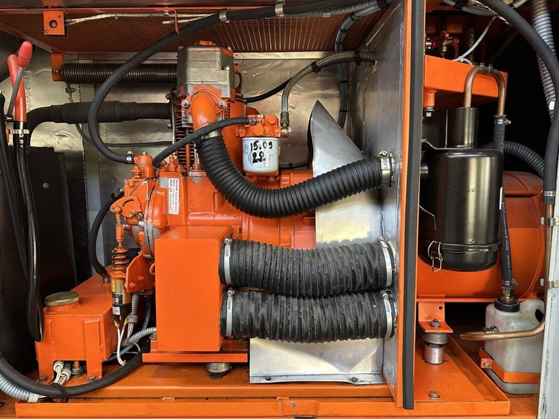 SDMO Safari Deutz F1L210D Leroy Somer 14 kVA Silent generatorset as New ! 765 hours - Set generatora: slika 5 SDMO Safari Deutz F1L210D Leroy Somer 14 kVA Silent generatorset as New ! 765 hours - Set generatora: slika 5