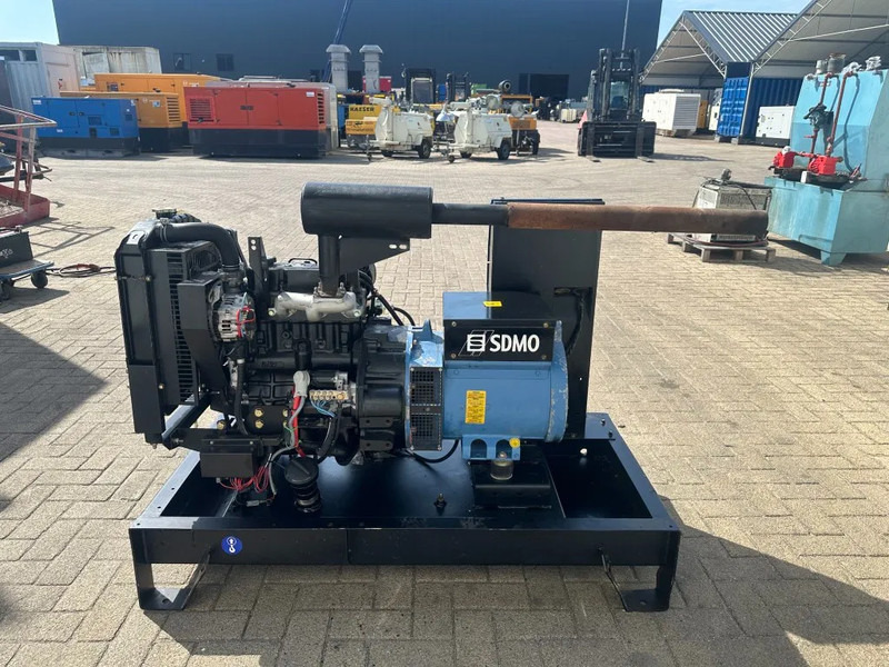 SDMO TM11.5KM Mitsubishi Mecc Alte Spa 16 kVA generatorset - Set generatora: slika 4 SDMO TM11.5KM Mitsubishi Mecc Alte Spa 16 kVA generatorset - Set generatora: slika 4