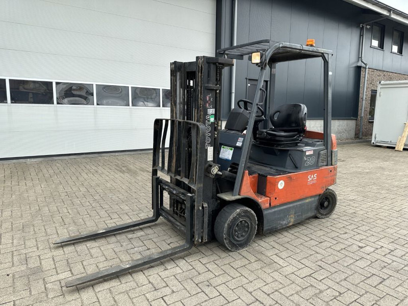 Toyota 7FBMF20 2 ton Triplex Freelift Sideshift Elektra Heftruck - Električni viljuškar: slika 1 Toyota 7FBMF20 2 ton Triplex Freelift Sideshift Elektra Heftruck - Električni viljuškar: slika 1