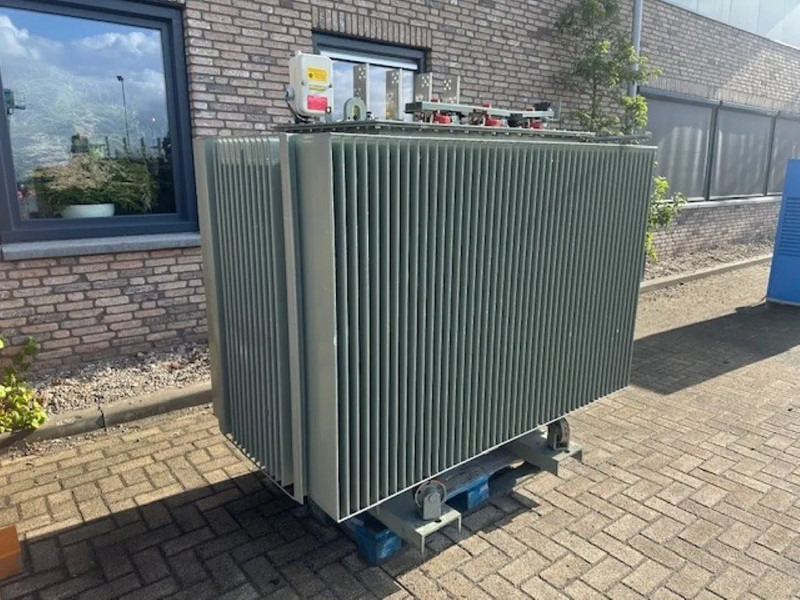 Trafo France Transfo 1250 kVA 21000 Volt 400 Volt Trafo Transformator - Set generatora: slika 1 Trafo France Transfo 1250 kVA 21000 Volt 400 Volt Trafo Transformator - Set generatora: slika 1