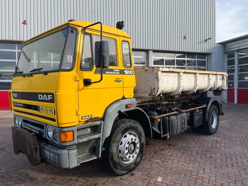 DAF 1900 F HAAKARM - Kamion za prevoz kontejnera/ Kamion sa promenjivim sandukom: slika 1 DAF 1900 F HAAKARM - Kamion za prevoz kontejnera/ Kamion sa promenjivim sandukom: slika 1