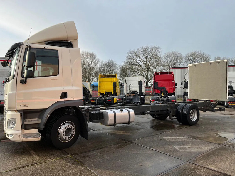 DAF CF 260 CF 260 FA CHASSIS CABINE EURO 6 - Kamion sa golom šasijom i zatvorenom kabinom: slika 4 DAF CF 260 CF 260 FA CHASSIS CABINE EURO 6 - Kamion sa golom šasijom i zatvorenom kabinom: slika 4