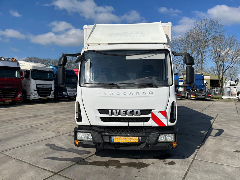 Iveco EuroCargo 75 E21 MANUAL - Kamion sa zatvorenim sandukom: slika 2 Iveco EuroCargo 75 E21 MANUAL - Kamion sa zatvorenim sandukom: slika 2