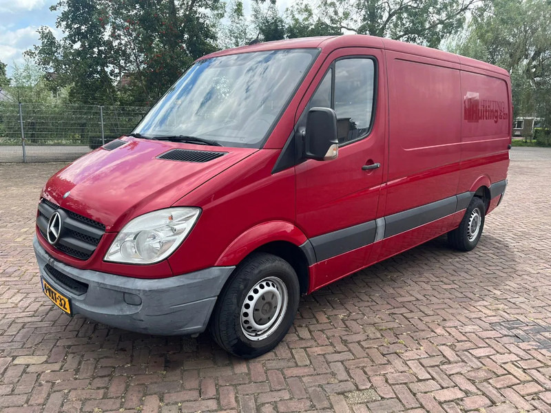 Mercedes-Benz Sprinter 313 L2H1 - Furgon: slika 1 Mercedes-Benz Sprinter 313 L2H1 - Furgon: slika 1