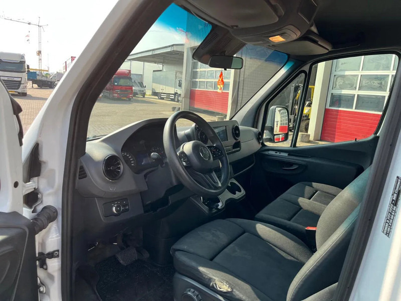 Dostavno vozilo sa zatvorenim sandukom Mercedes-Benz Sprinter 516CDI: slika 18