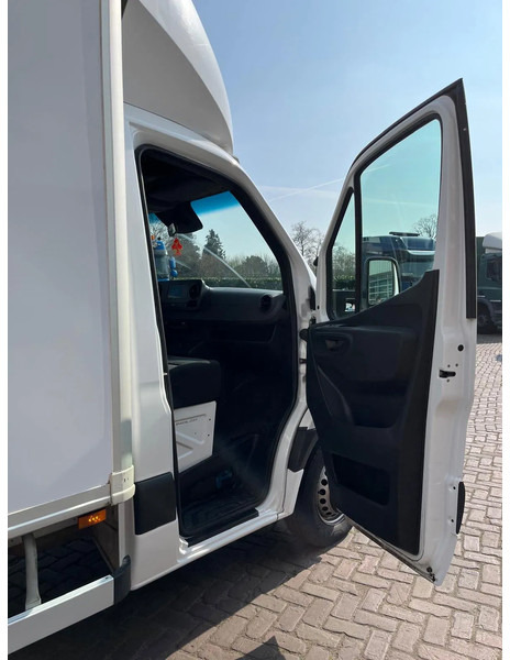 Dostavno vozilo sa zatvorenim sandukom Mercedes-Benz Sprinter 516CDI: slika 16