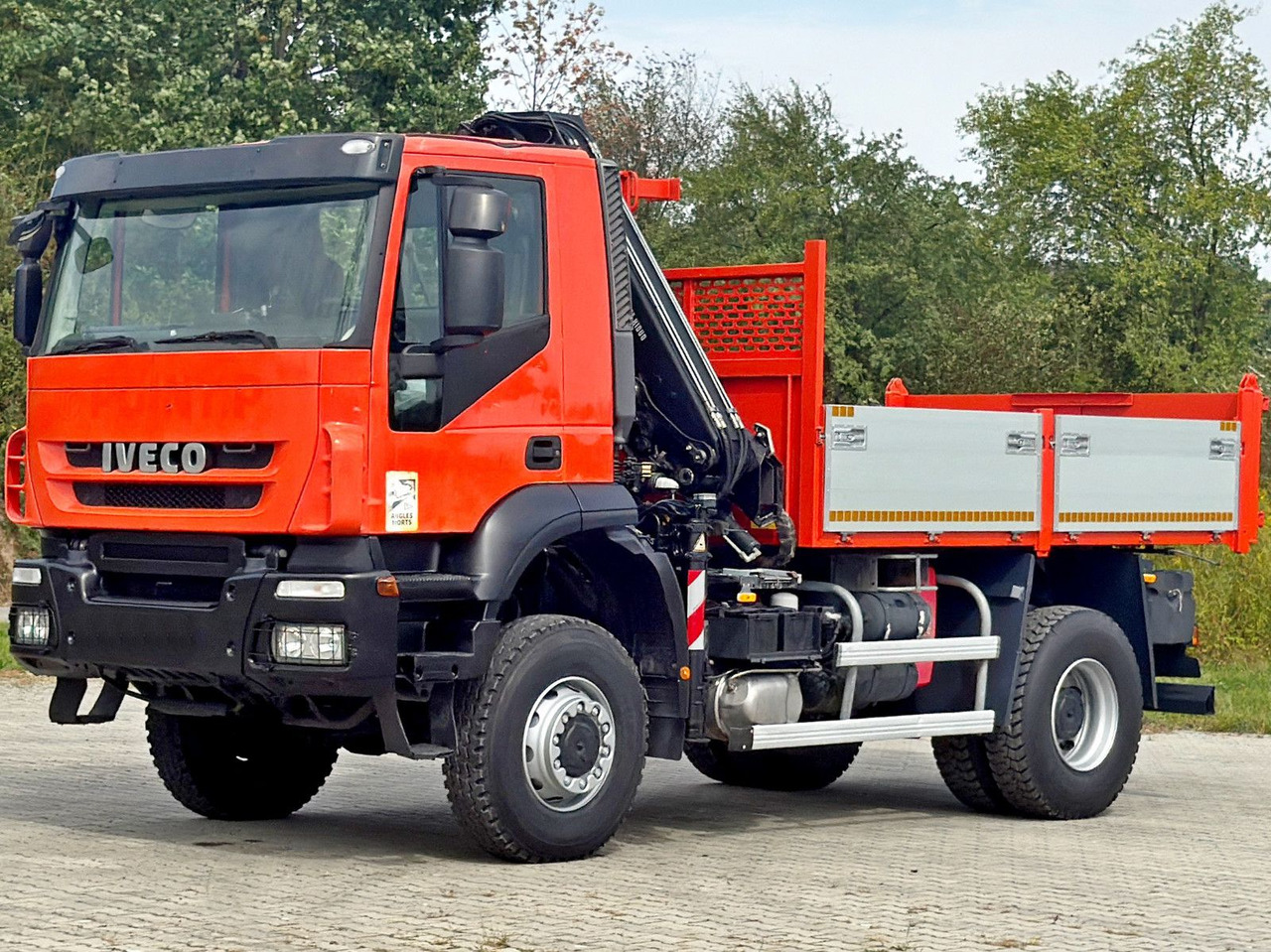 Iveco TRAKKER 190T36 * HIAB 111 ES-2 HIDUO * 4x4 * TOP - Kamion sa dizalicom: slika 4 Iveco TRAKKER 190T36 * HIAB 111 ES-2 HIDUO * 4x4 * TOP - Kamion sa dizalicom: slika 4