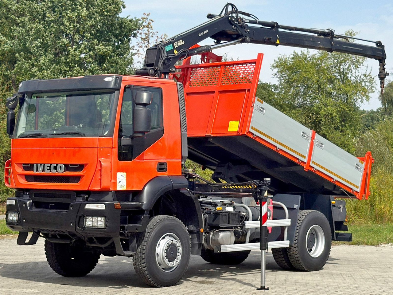 Iveco TRAKKER 190T36 * HIAB 111 ES-2 HIDUO * 4x4 * TOP - Kamion sa dizalicom: slika 2 Iveco TRAKKER 190T36 * HIAB 111 ES-2 HIDUO * 4x4 * TOP - Kamion sa dizalicom: slika 2