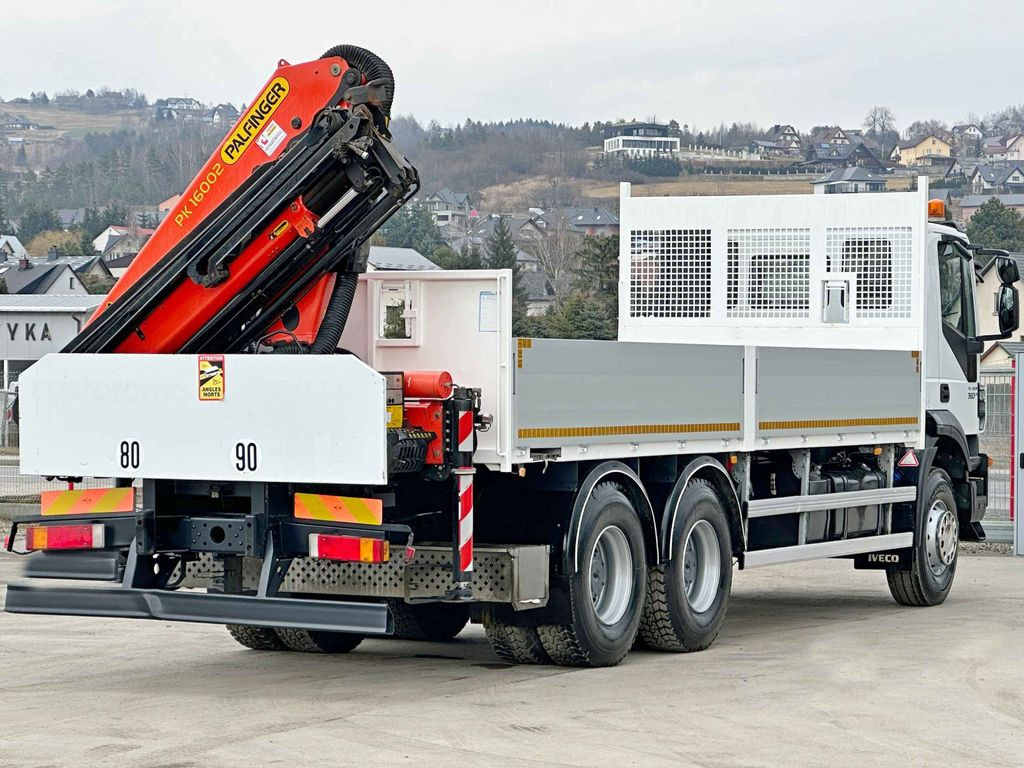 Iveco TRAKKER 360 * PRITSCHE 6,80* PK 16002 B+FUNK*6x4 Iveco TRAKKER 360 * PRITSCHE 6,80* PK 16002 B+FUNK*6x4 - Kamion sa dizalicom, Kamion sa tovarnim sandukom: slika 5 Iveco TRAKKER 360 * PRITSCHE 6,80* PK 16002 B+FUNK*6x4 Iveco TRAKKER 360 * PRITSCHE 6,80* PK 16002 B+FUNK*6x4 - Kamion sa dizalicom, Kamion sa tovarnim sandukom: slika 5