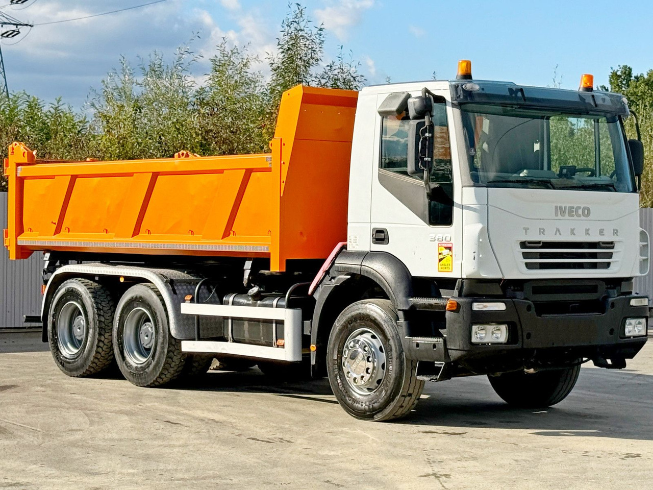 Iveco TRAKKER 380 * Kipper 5,25 m + BORDMATIC / 6x4 - Istovarivač, Kamion sa dizalicom: slika 4 Iveco TRAKKER 380 * Kipper 5,25 m + BORDMATIC / 6x4 - Istovarivač, Kamion sa dizalicom: slika 4
