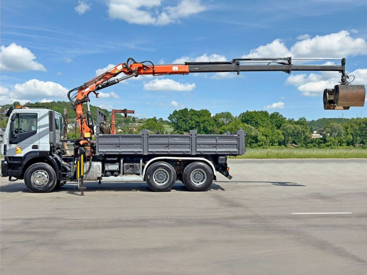Iveco TRAKKER 410*Kipper 5,20m*ATLAS 165.2E * FUNK/6x4 Iveco TRAKKER 410*Kipper 5,20m*ATLAS 165.2E * FUNK/6x4 - Kamion sa dizalicom, Istovarivač: slika 5 Iveco TRAKKER 410*Kipper 5,20m*ATLAS 165.2E * FUNK/6x4 Iveco TRAKKER 410*Kipper 5,20m*ATLAS 165.2E * FUNK/6x4 - Kamion sa dizalicom, Istovarivač: slika 5