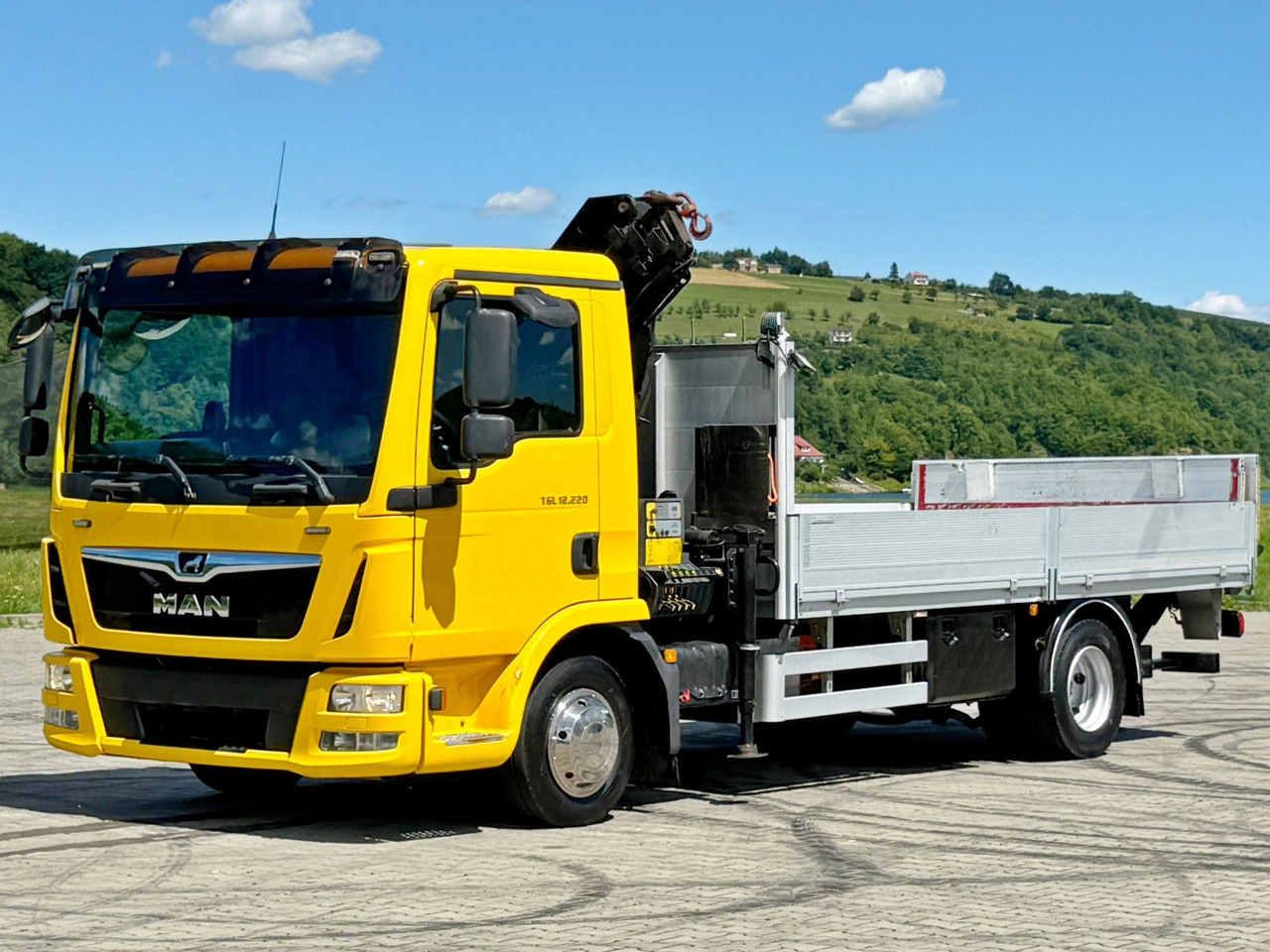 MAN TGL 12.220* PK 7.501 SLD C + FUNK + LIFT*TO - Kamion sa dizalicom: slika 4 MAN TGL 12.220* PK 7.501 SLD C + FUNK + LIFT*TO - Kamion sa dizalicom: slika 4