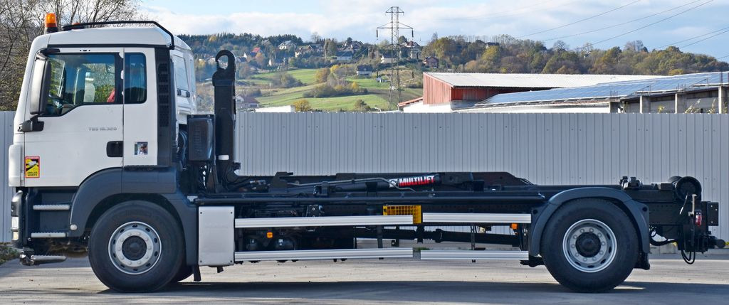 MAN TGS 18.320 Abrollkipper * Top Zustand! MAN TGS 18.320 Abrollkipper * Top Zustand! - Kamion sa hidrauličnom kukom: slika 3 MAN TGS 18.320 Abrollkipper * Top Zustand! MAN TGS 18.320 Abrollkipper * Top Zustand! - Kamion sa hidrauličnom kukom: slika 3