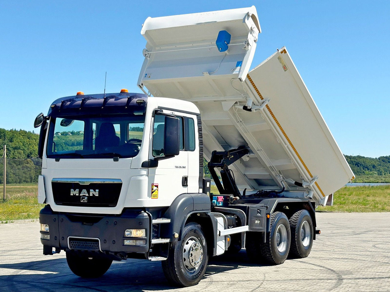 MAN TGS 26.360 Kipper 5,20 m + BORDMATIC / 6x4 - Istovarivač, Kamion sa dizalicom: slika 3 MAN TGS 26.360 Kipper 5,20 m + BORDMATIC / 6x4 - Istovarivač, Kamion sa dizalicom: slika 3