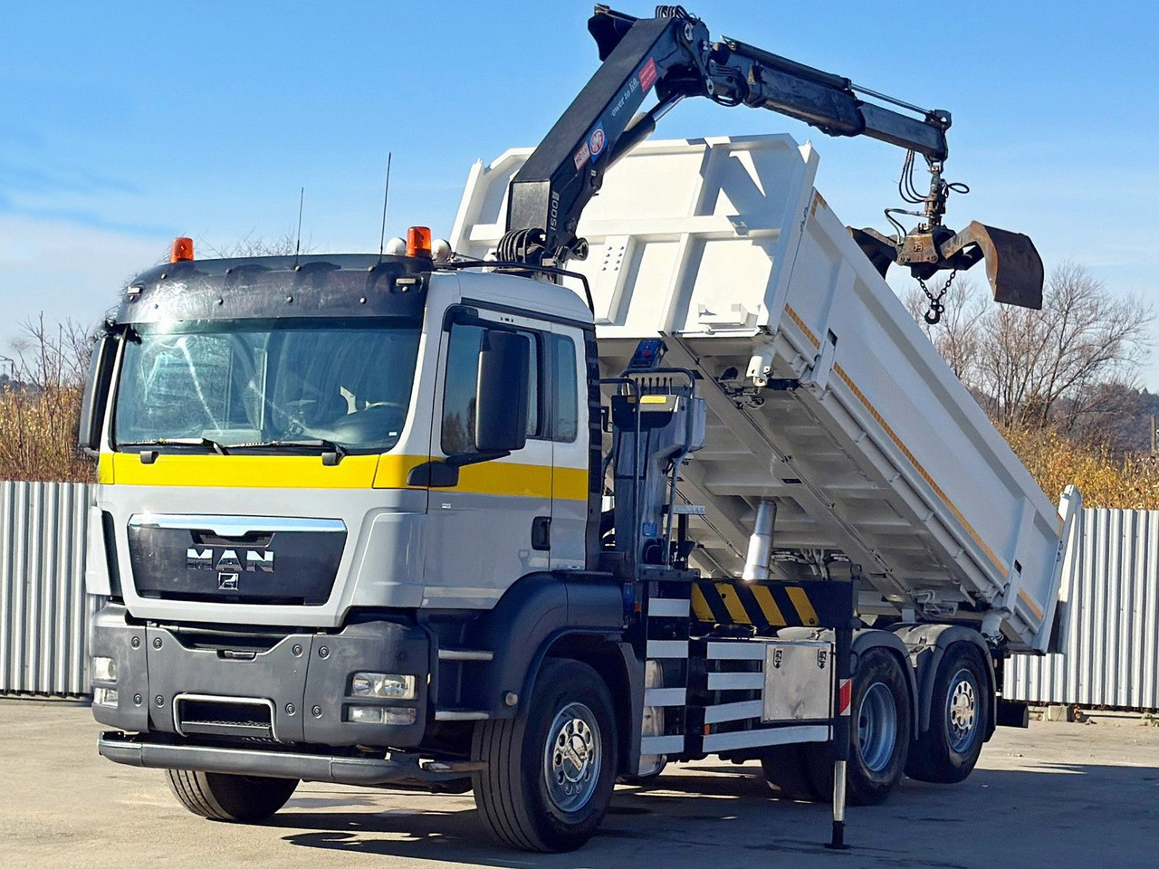 MAN TGS 28.320 * HMF 1500 - K2 * TOPZUSTAND - Kamion sa dizalicom: slika 2 MAN TGS 28.320 * HMF 1500 - K2 * TOPZUSTAND - Kamion sa dizalicom: slika 2