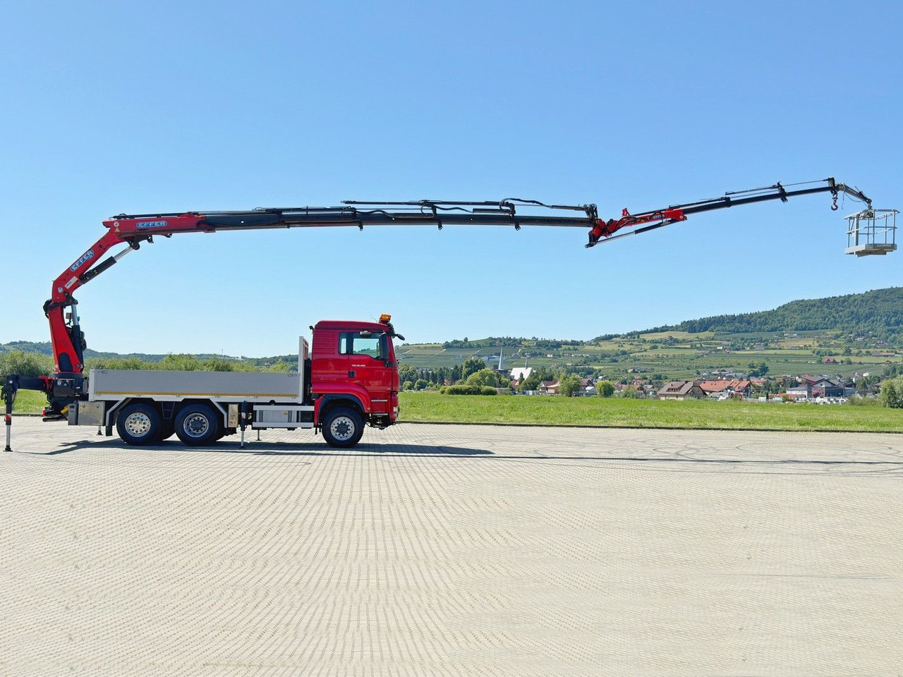 MAN TGS 28.480 * EFFER 255/5S + JIB 3S + FUNK * TOP - Kamion sa dizalicom: slika 5 MAN TGS 28.480 * EFFER 255/5S + JIB 3S + FUNK * TOP - Kamion sa dizalicom: slika 5