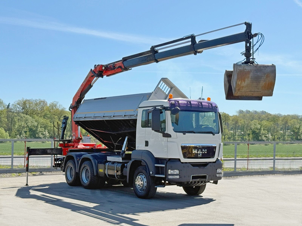 MAN TGS 33.360*KIPPER 4,95 m *PK 15002 * 6x4 - Kamion sa dizalicom: slika 2 MAN TGS 33.360*KIPPER 4,95 m *PK 15002 * 6x4 - Kamion sa dizalicom: slika 2