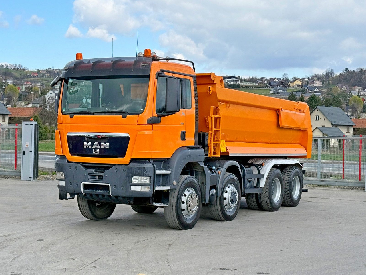 MAN TGS 35.360 KIPPER * 8x6 * TOPZUSTAND - Istovarivač: slika 2 MAN TGS 35.360 KIPPER * 8x6 * TOPZUSTAND - Istovarivač: slika 2