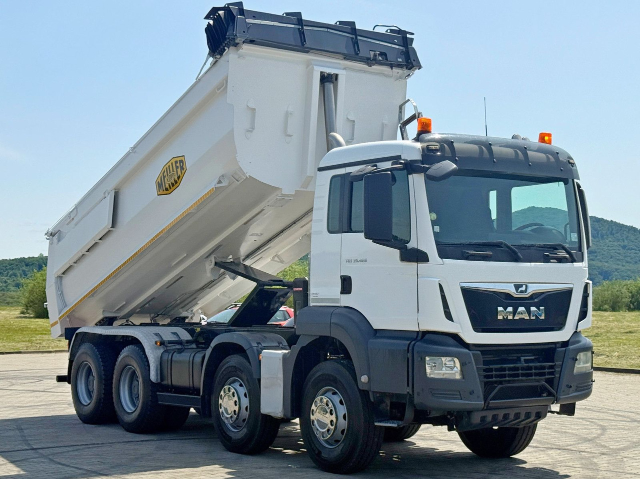 MAN TGS 35.420 KIPPER * 8x4 * TOPZUSTAND - Istovarivač: slika 4 MAN TGS 35.420 KIPPER * 8x4 * TOPZUSTAND - Istovarivač: slika 4