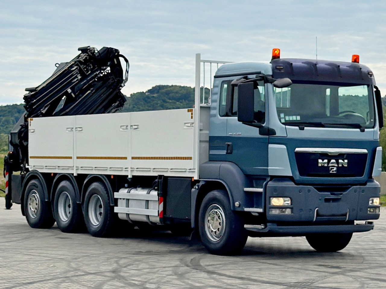 MAN TGS 35.480*HIAB 377 E-5 HIPRO+JIB 70X-3FUNK /8x4 - Kamion sa dizalicom: slika 4 MAN TGS 35.480*HIAB 377 E-5 HIPRO+JIB 70X-3FUNK /8x4 - Kamion sa dizalicom: slika 4