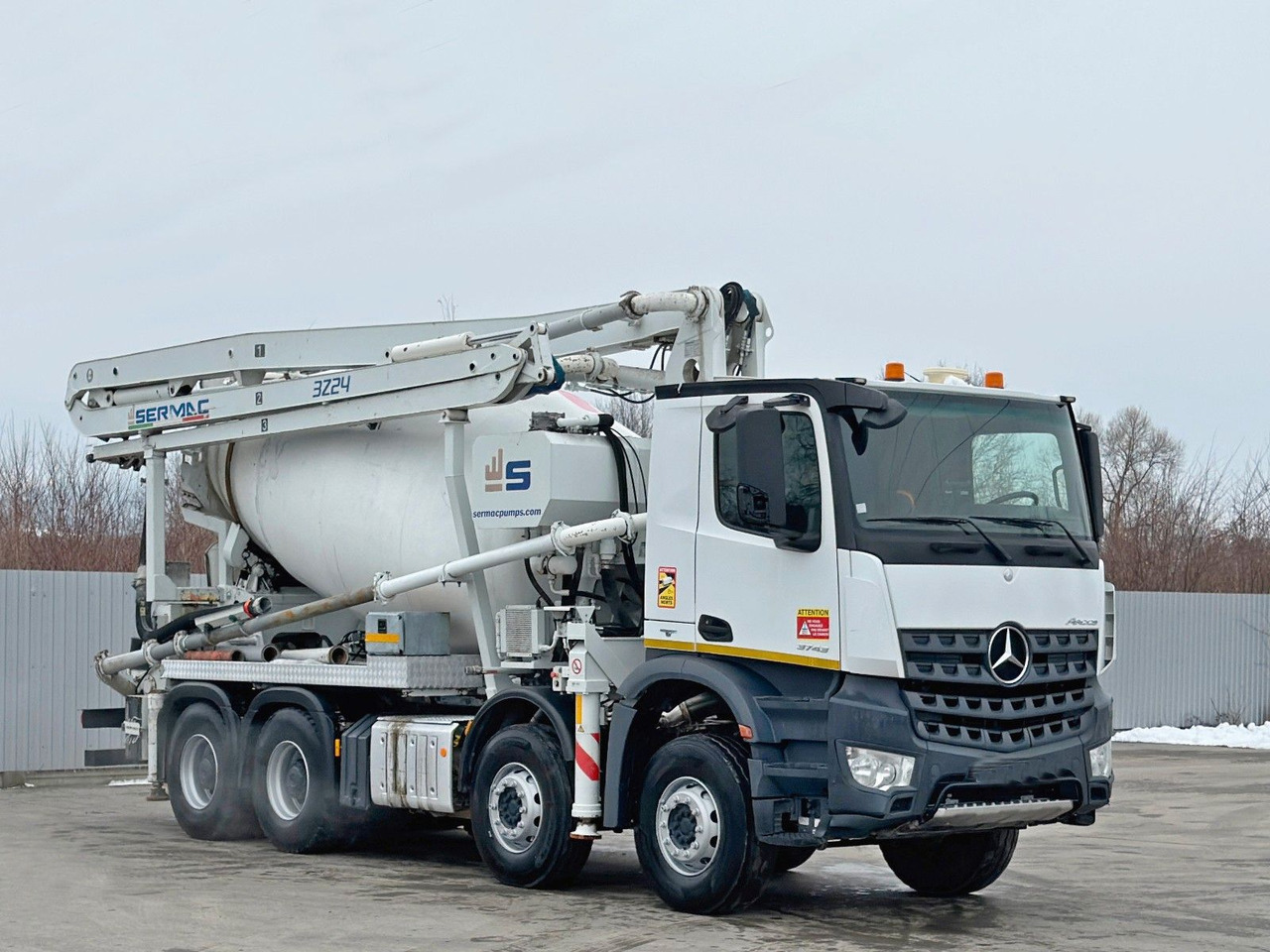 Mercedes-Benz AROCS 3743 * Betonpumpe + FUNK * 8x4 * TOP - Auto pumpa za beton: slika 1 Mercedes-Benz AROCS 3743 * Betonpumpe + FUNK * 8x4 * TOP - Auto pumpa za beton: slika 1