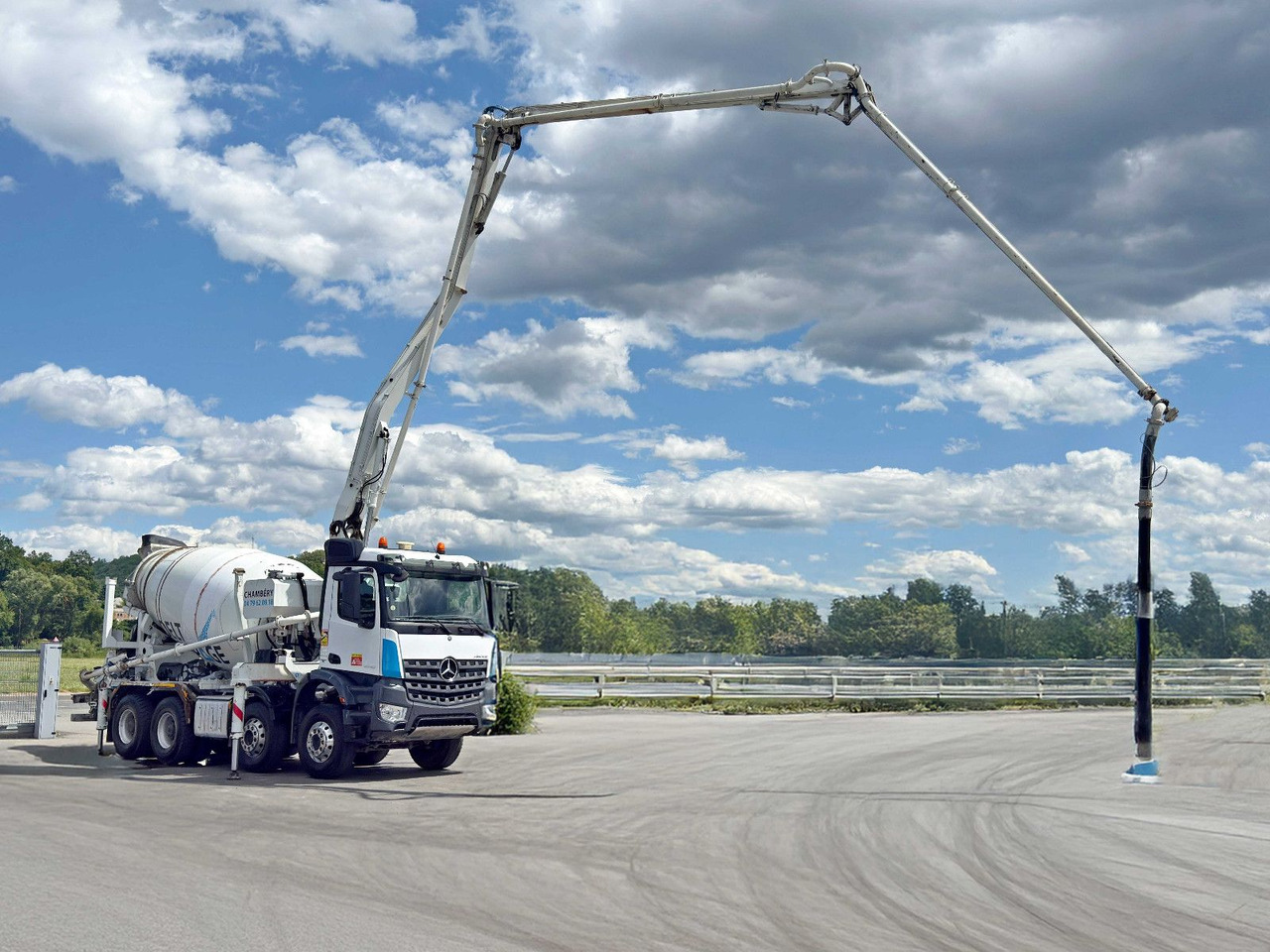 Mercedes-Benz AROCS 3743 * Betonpumpe + FUNK * 8x4 * TOP - Auto pumpa za beton: slika 3 Mercedes-Benz AROCS 3743 * Betonpumpe + FUNK * 8x4 * TOP - Auto pumpa za beton: slika 3