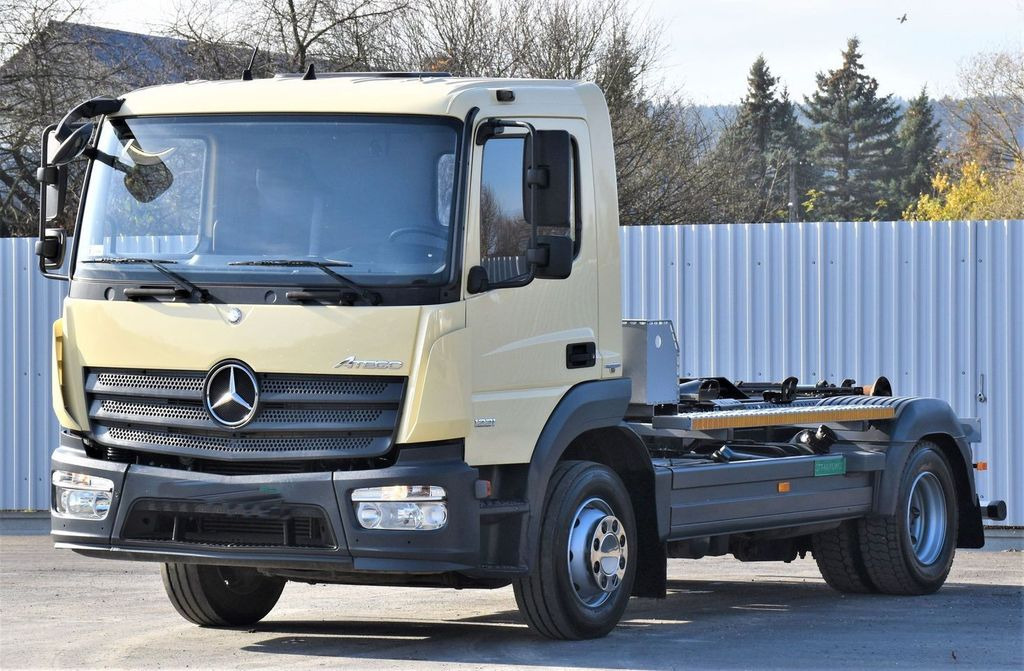 Mercedes-Benz ATEGO 1221 * ABROLLKIPPER * TOPZUSTAND - Kamion sa hidrauličnom kukom, Kamion sa dizalicom: slika 4 Mercedes-Benz ATEGO 1221 * ABROLLKIPPER * TOPZUSTAND - Kamion sa hidrauličnom kukom, Kamion sa dizalicom: slika 4