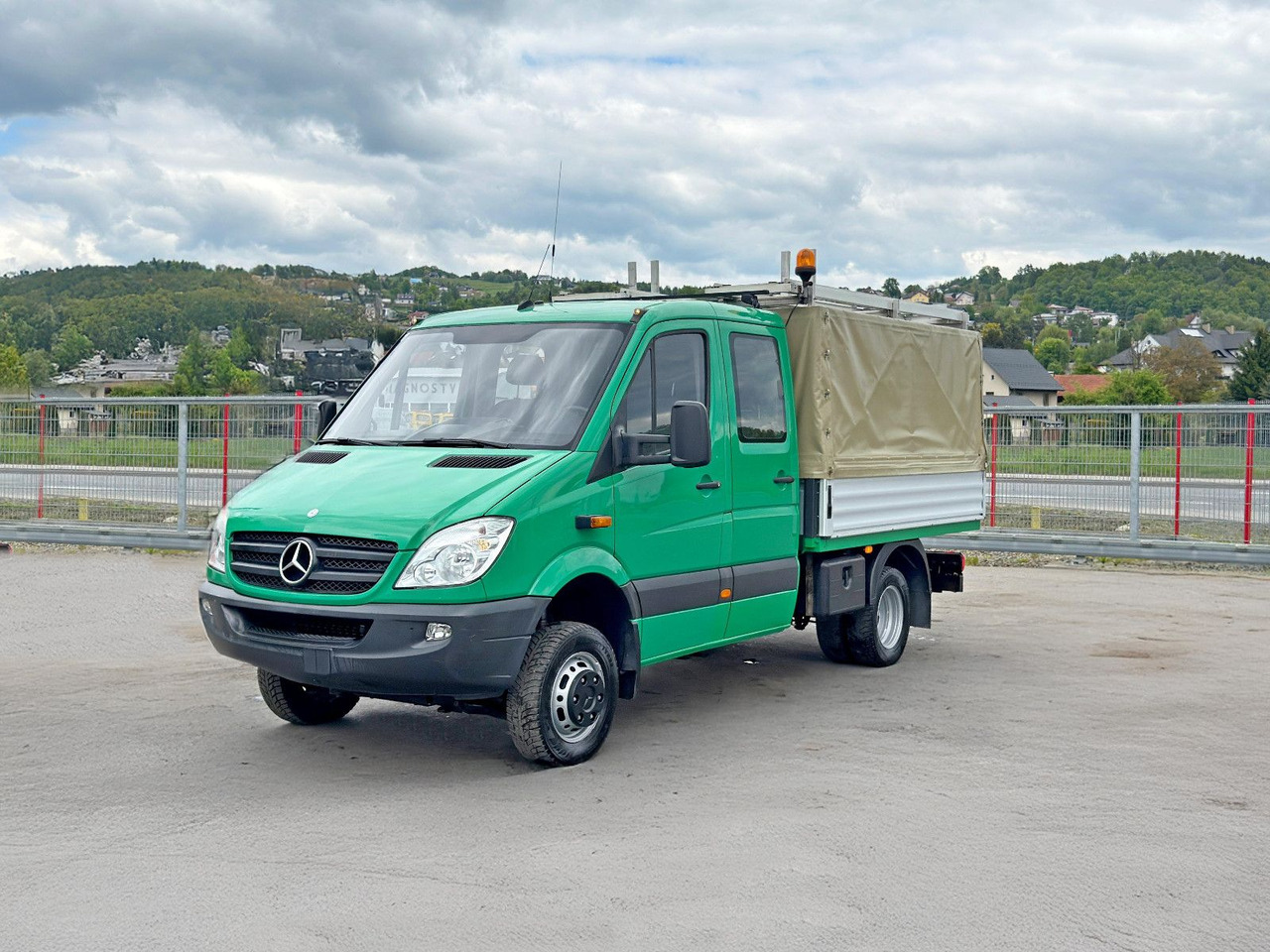 Mercedes-Benz Sprinter 516 CDI* Doppel Kabine! 4x4 *TOPZUSTAND - Dostavno vozilo istovarivač: slika 3 Mercedes-Benz Sprinter 516 CDI* Doppel Kabine! 4x4 *TOPZUSTAND - Dostavno vozilo istovarivač: slika 3