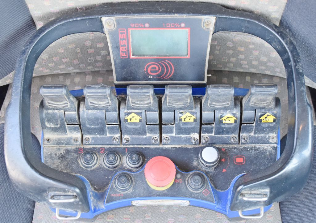 Kamion sa dizalicom, Istovarivač Renault MIDLUM 300 DXI * FASSI F105A.0.21 + PILOT* TOP Renault MIDLUM 300 DXI * FASSI F105A.0.21 + PILOT* TOP: slika 12