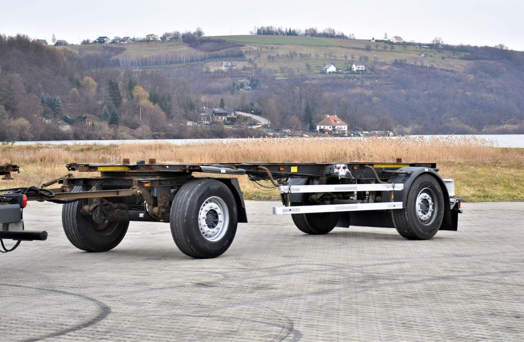 Schmitz Cargobull Anhänger 6,90m * TOPZUSTAND ! - Prikolica sa golom šasijom: slika 1 Schmitz Cargobull Anhänger 6,90m * TOPZUSTAND ! - Prikolica sa golom šasijom: slika 1