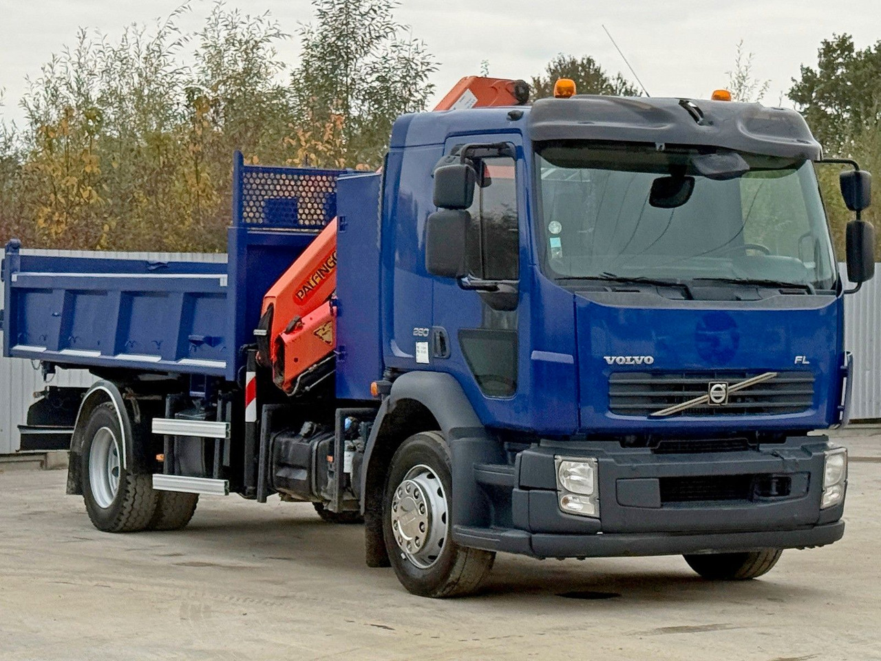 Volvo FL280 KIPPER 4,35m * PALFINGER PK 10000 + FUNK - Istovarivač, Kamion sa dizalicom: slika 3 Volvo FL280 KIPPER 4,35m * PALFINGER PK 10000 + FUNK - Istovarivač, Kamion sa dizalicom: slika 3