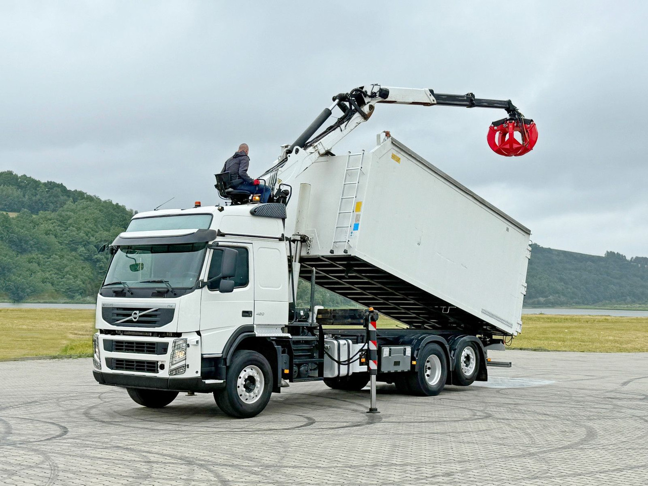 Volvo FM 420 Kipper 6,20 m * EPSILON Q150L75 *TOP - Istovarivač, Kamion sa dizalicom: slika 2 Volvo FM 420 Kipper 6,20 m * EPSILON Q150L75 *TOP - Istovarivač, Kamion sa dizalicom: slika 2