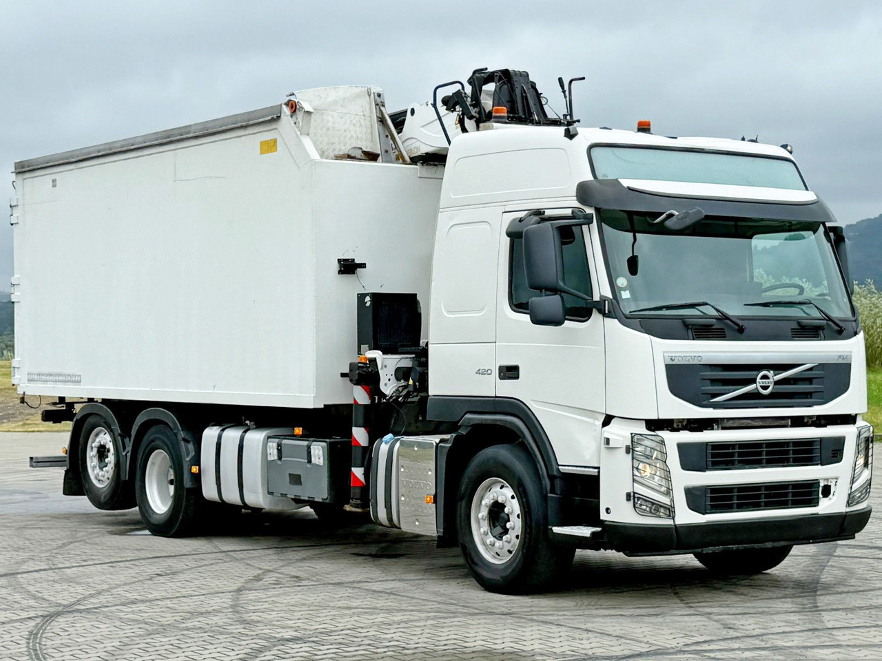 Volvo FM 420 Kipper 6,20 m * EPSILON Q150L75 *TOP - Kamion sa dizalicom: slika 4 Volvo FM 420 Kipper 6,20 m * EPSILON Q150L75 *TOP - Kamion sa dizalicom: slika 4