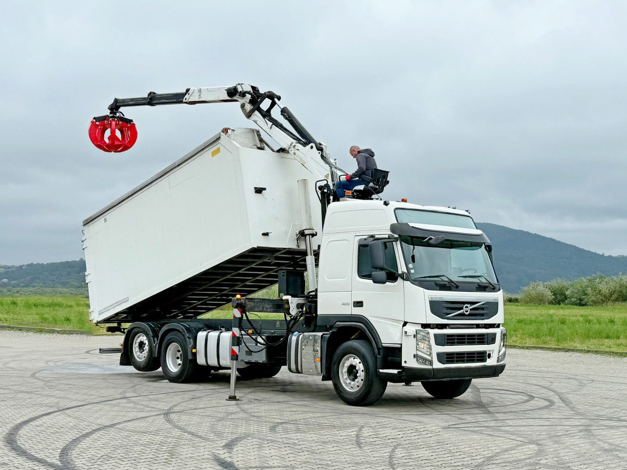 Volvo FM 420 Kipper 6,20 m * EPSILON Q150L75 *TOP - Kamion sa hidrauličnom kukom, Kamion sa dizalicom: slika 2 Volvo FM 420 Kipper 6,20 m * EPSILON Q150L75 *TOP - Kamion sa hidrauličnom kukom, Kamion sa dizalicom: slika 2
