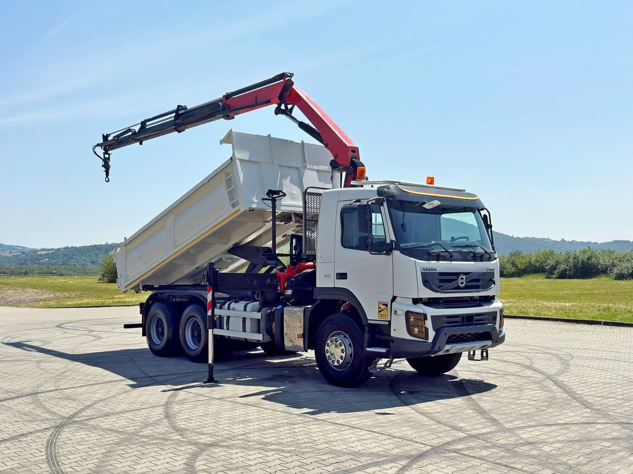 Volvo FMX 410 Kipper 4,70m *PK 14002-EH B/FUNK *6x4 - Kamion sa dizalicom: slika 2 Volvo FMX 410 Kipper 4,70m *PK 14002-EH B/FUNK *6x4 - Kamion sa dizalicom: slika 2