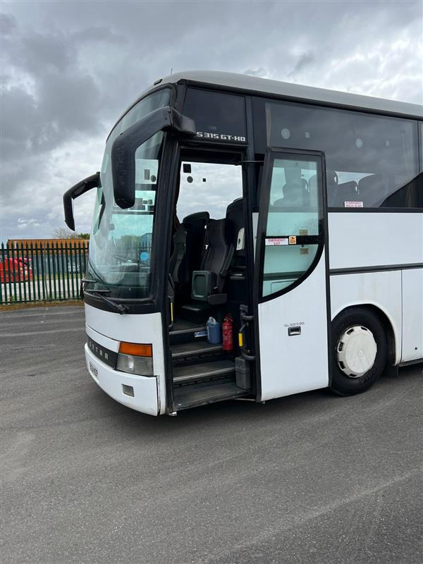 2004 Setra 315 GT 49 Seat coach, MOT November, 6 cylinder, 6 speed manual, excellent runner. - Turistički autobus: slika 2 2004 Setra 315 GT 49 Seat coach, MOT November, 6 cylinder, 6 speed manual, excellent runner. - Turistički autobus: slika 2