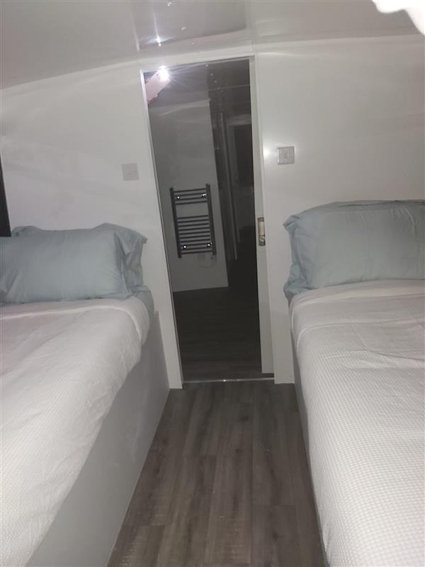 Reduced to £30,000, 2001 Double decker accommodation bus, fully equipped, MOT tested, currently in Hayes, Middlesex. - Autobus na sprat: slika 5 Reduced to £30,000, 2001 Double decker accommodation bus, fully equipped, MOT tested, currently in Hayes, Middlesex. - Autobus na sprat: slika 5