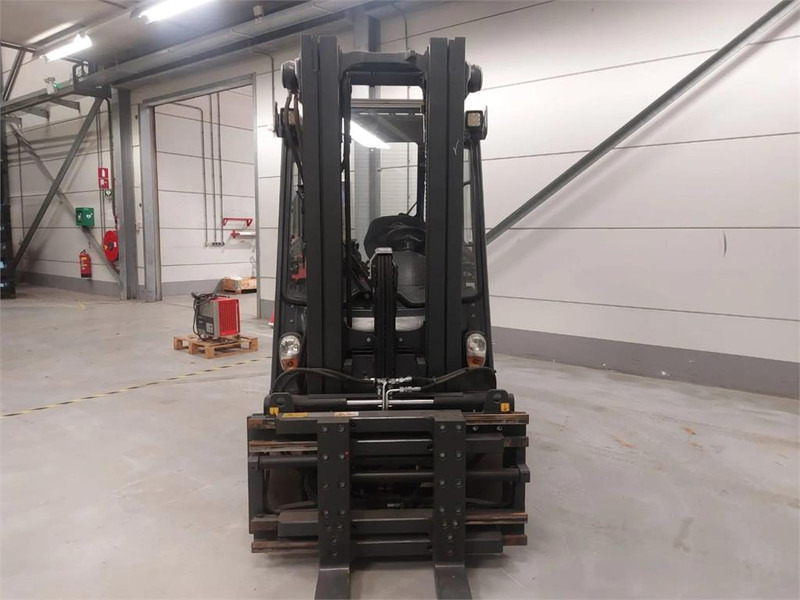 Linde E30L-01 - Električni viljuškar: slika 5 Linde E30L-01 - Električni viljuškar: slika 5