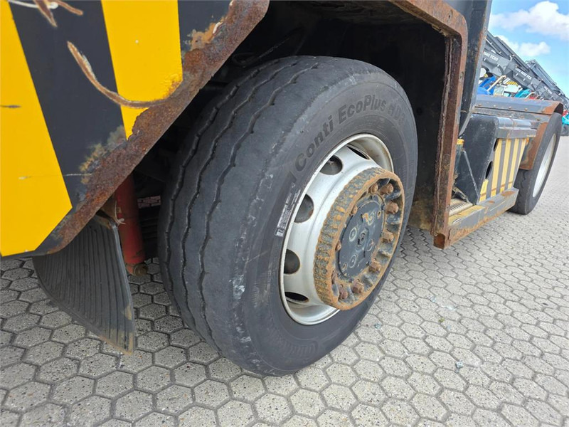 Terminalni traktor Terberg RT222 4x4: slika 13 Terminalni traktor Terberg RT222 4x4: slika 13