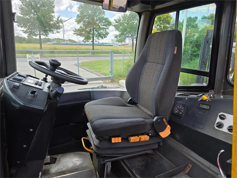 Terminalni traktor Terberg RT222 4x4: slika 17 Terminalni traktor Terberg RT222 4x4: slika 17