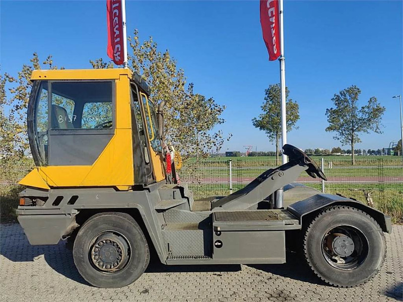 Terberg RT222 4x4 - Terminalni traktor: slika 3 Terberg RT222 4x4 - Terminalni traktor: slika 3
