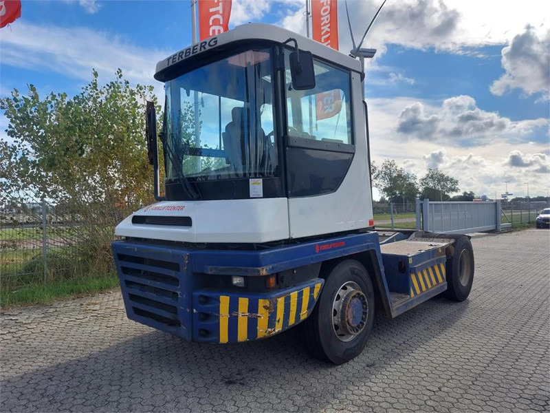 Terberg RT283 4x4 - Terminalni traktor: slika 2 Terberg RT283 4x4 - Terminalni traktor: slika 2