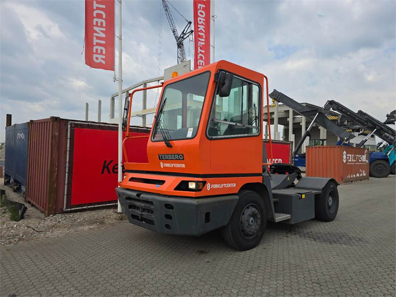Terberg YT182 - Terminalni traktor: slika 2 Terberg YT182 - Terminalni traktor: slika 2