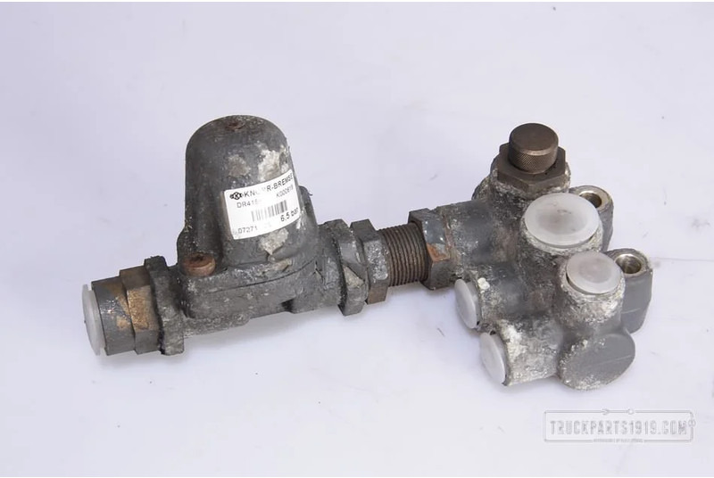 KNORR-BREMSE Compressed Air System Instelbaar overstroomventiel D - Ventil za Kamion: slika 1 KNORR-BREMSE Compressed Air System Instelbaar overstroomventiel D - Ventil za Kamion: slika 1